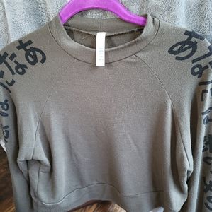 Long sleeve crop top